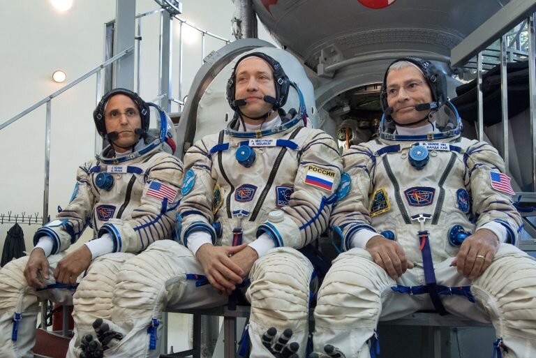  «Как тебе такое, Илон Маск» — сегодня не просто популярнейший мем и, вероятно, любимое выражение главы Роскосмоса Дмитрий Рогозина, но уже в какой-то мере девиз российских космонавтов.