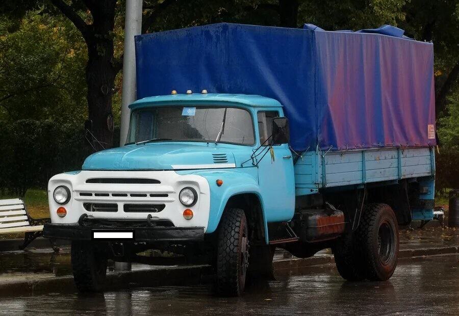 ЗИЛ-130 с ранним дизайном