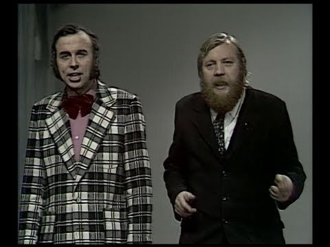 Фрагмент клипа Иван Младек (слева) и Иво Пешак