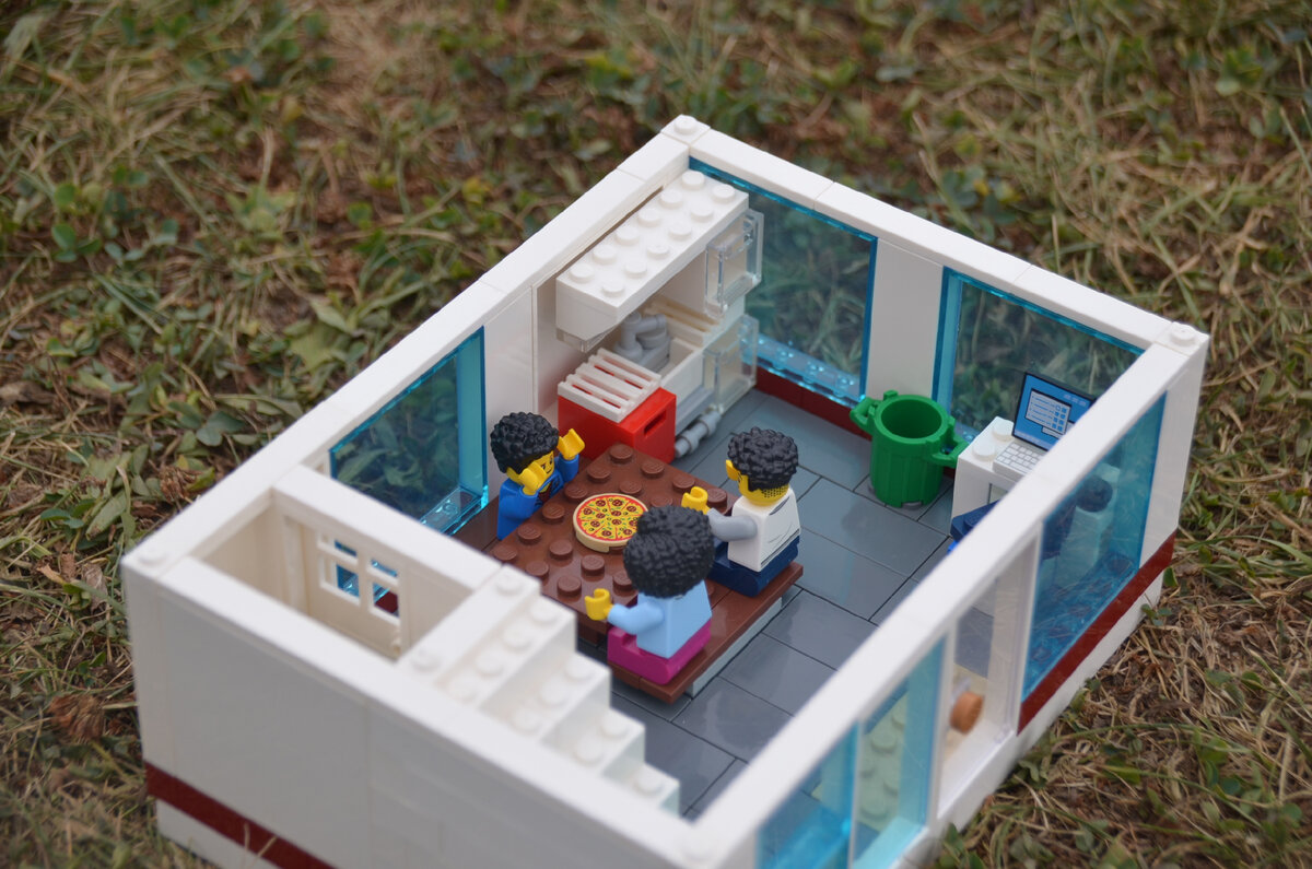 Первый этаж