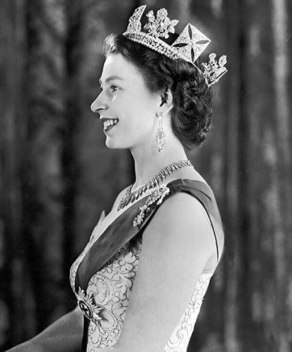 Королева англии елизавета 2 в молодости фото