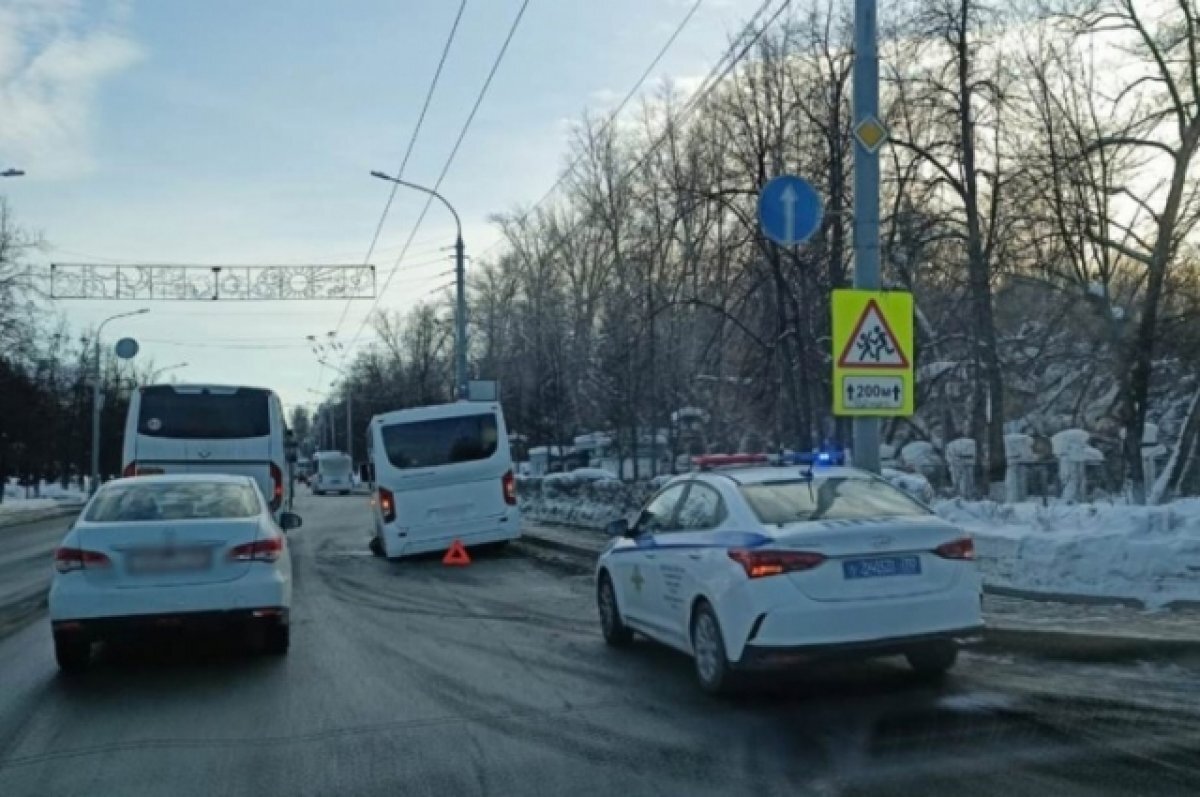    Полицейскими Томска возбуждено дело об отделившемся от автобуса колеса