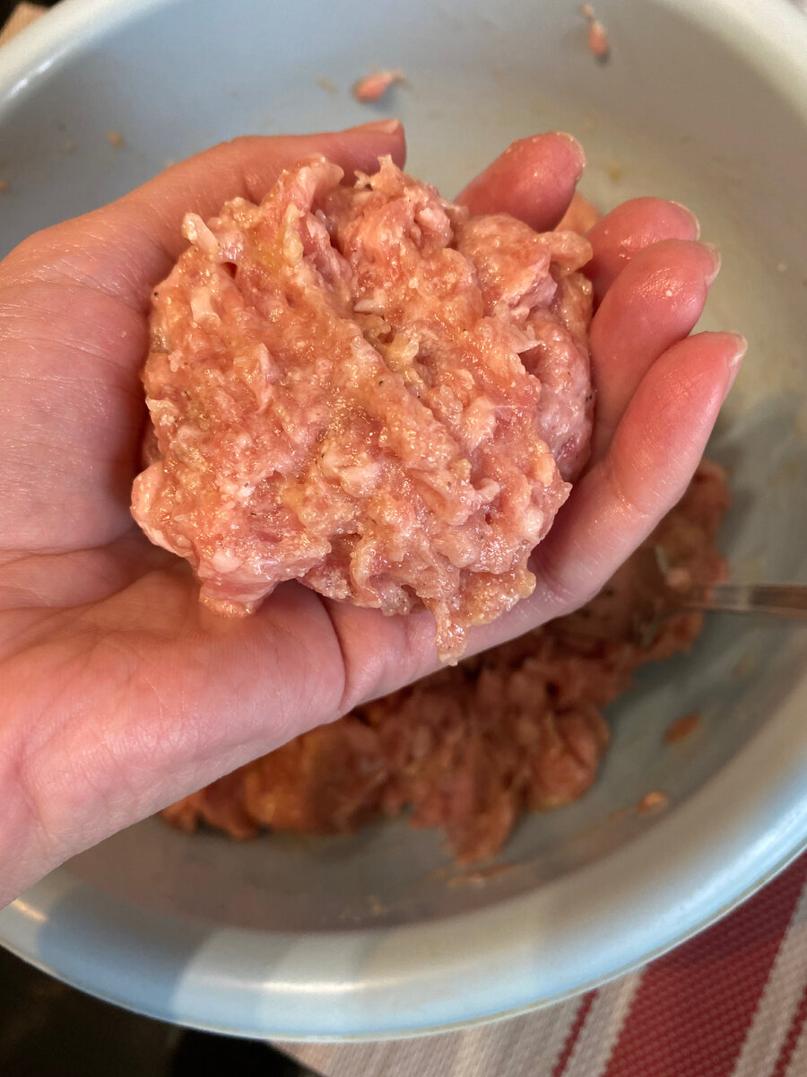 Столько фарша на котлетку