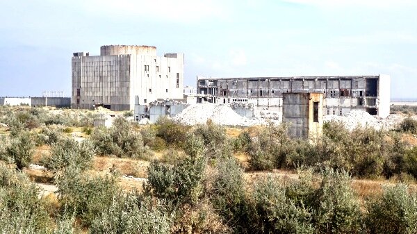 Реакторный цех.  фото с https://crimeanblog.blogspot.com/2014/09/aes-schelkino.html