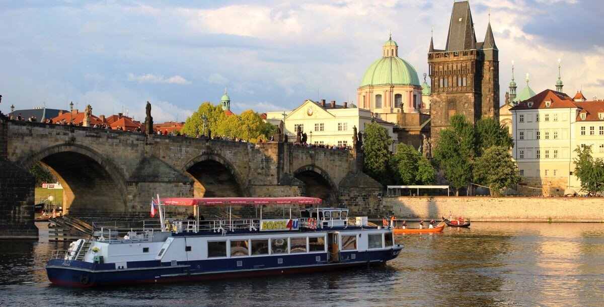 Фото с сайта:  www.cruise-prague.cz