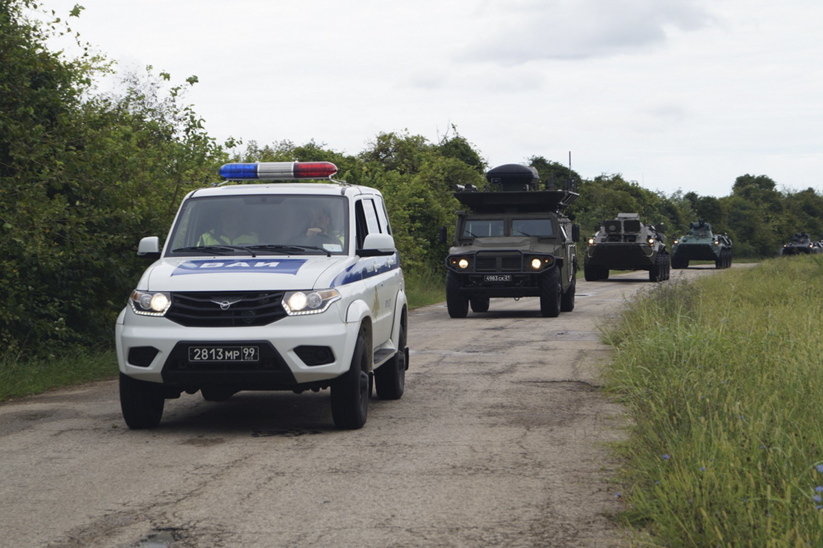 Водитель колонны. УАЗ Патриот военный. УАЗ Патриот ВАИ. УАЗ Патриот ППС колонна. УАЗ-3163 Патриот ППС.