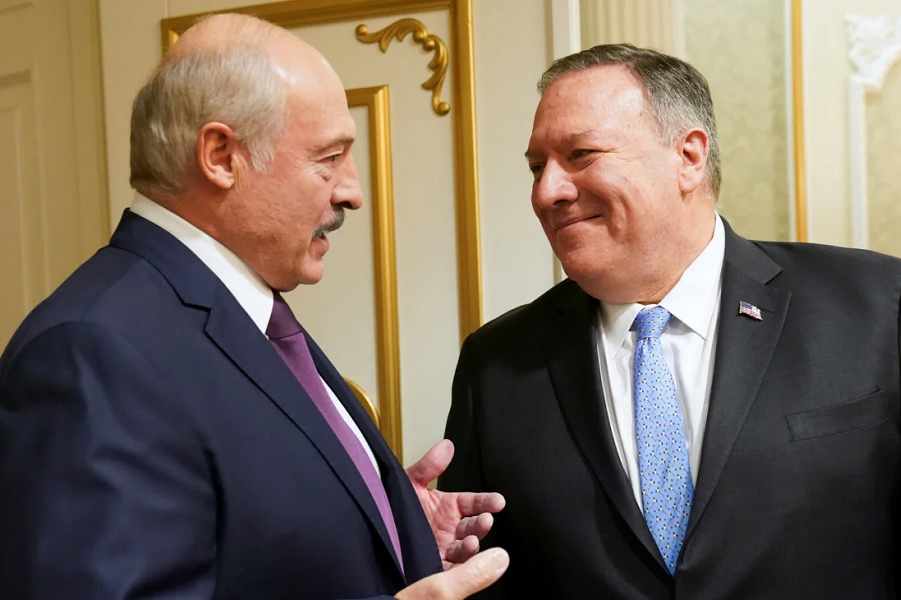 Знать бы, о чем госсекретарь Помпео думал, глядя на Лукашенко
