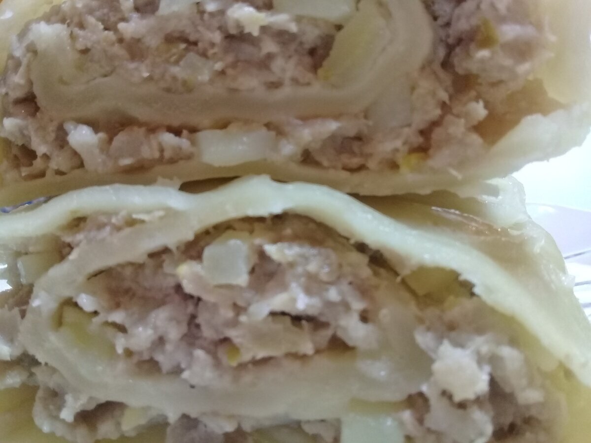 Ханум. Тесто по-тоньше, без яиц, Начинка более мясная.