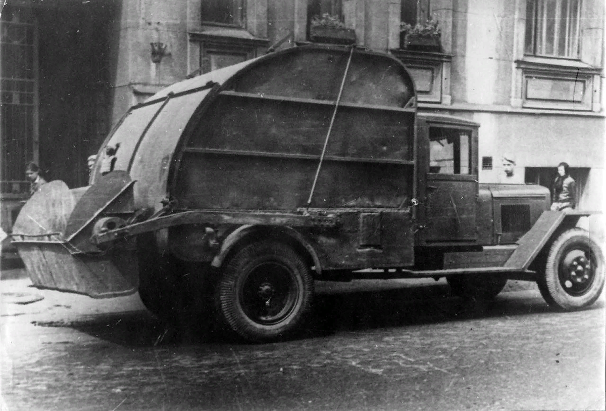 Первый мусоровоз МС-1