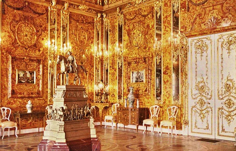 Обновленная Янтарная комната