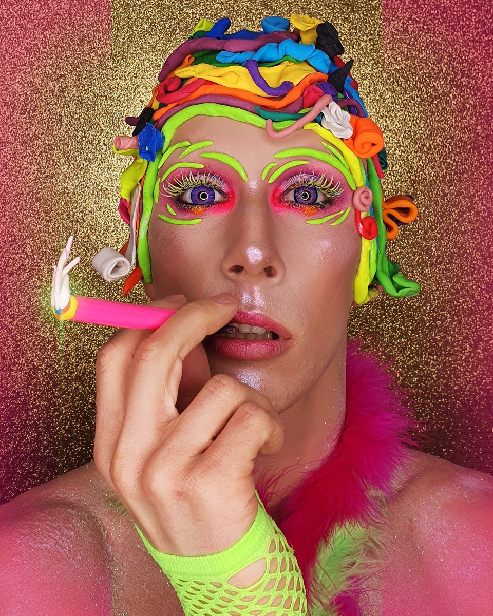 Золотой картонный фон