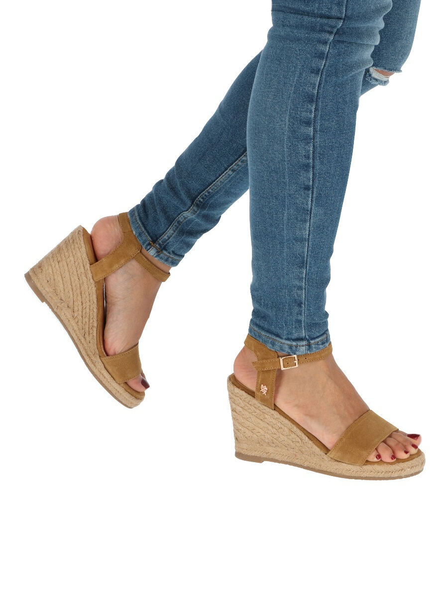 ссылка:10912268 цена:3370 рублей