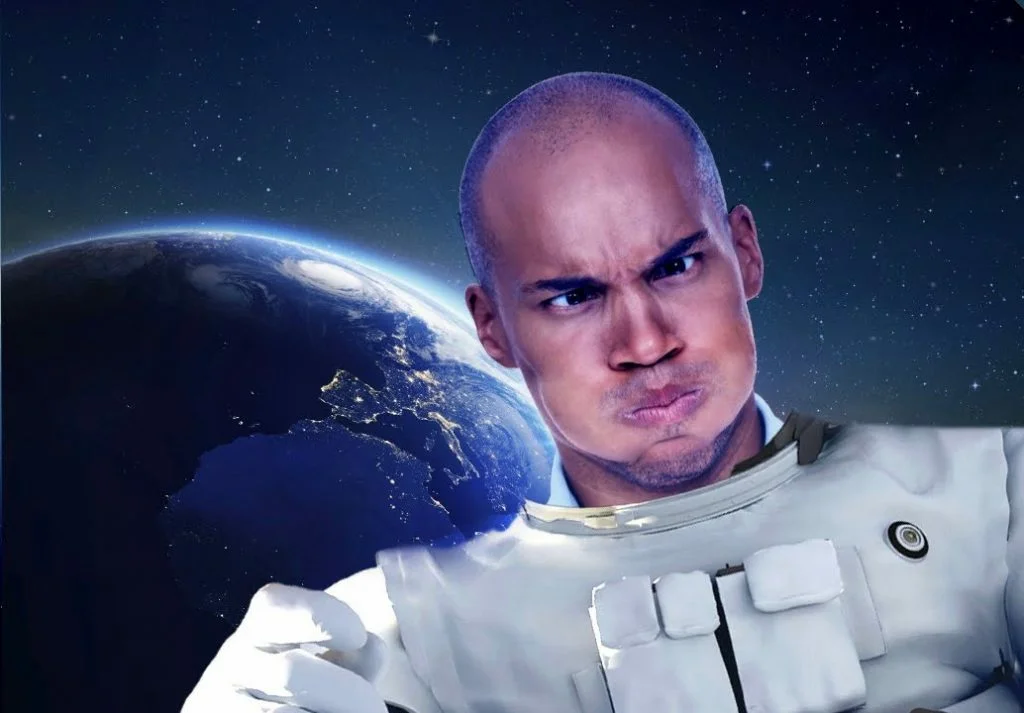 человек в космосе без скафандра. что будет если выйти в космос без скафандра. эдвард уайт выход в открытый космос. миссия на марс фильм 2000 скафандр. что будет с человеком в космосе без скафандра.