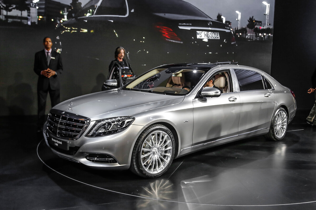 Машины бизнес класса. Mercedes Maybach s600. Mercedes Benz s class Maybach. Мерседес Майбах 2020 s 600. Мерседес Майбах s600 2021.