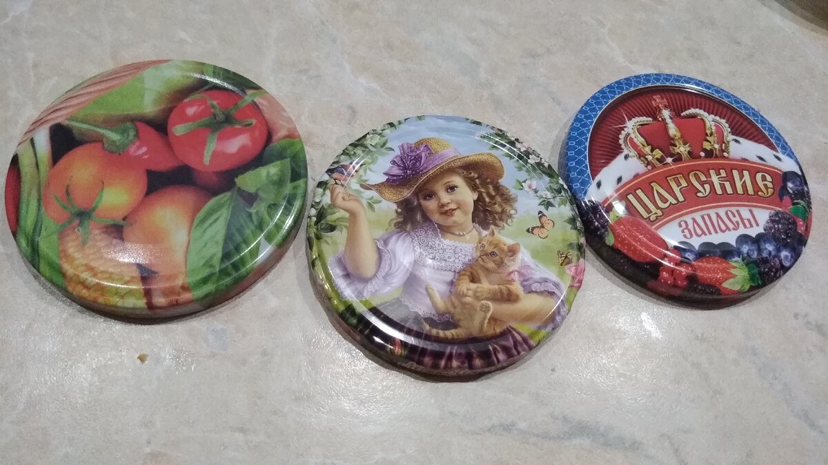 Слева - дешёвенький твистер, в середине и справа - из купленных мной наборов. Разница есть, правда?