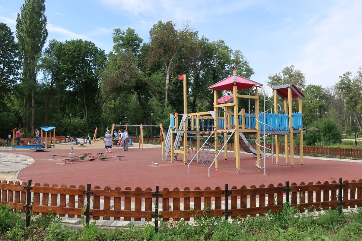 Парк в ельце