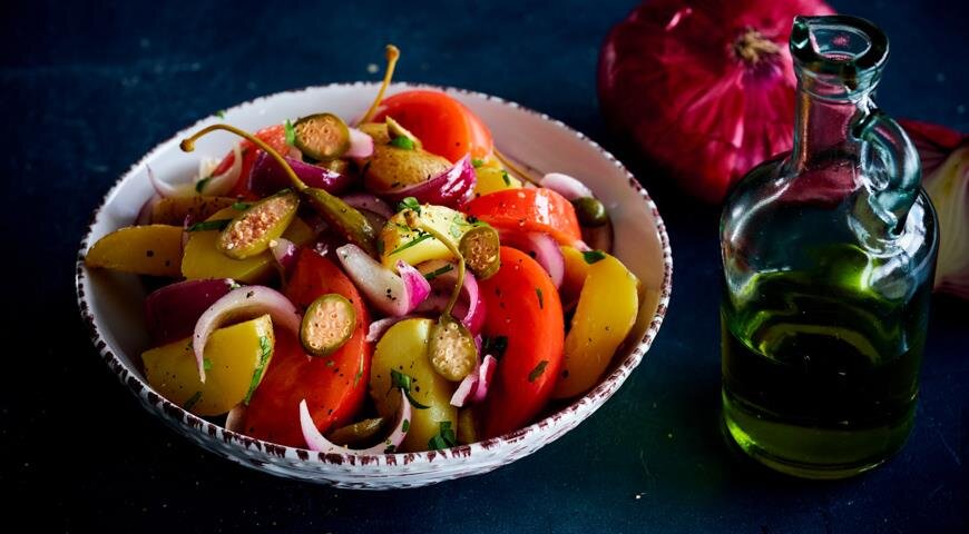 Тёплый салат из молодого картофеля и помидоров, специально для www.gastronom.ru