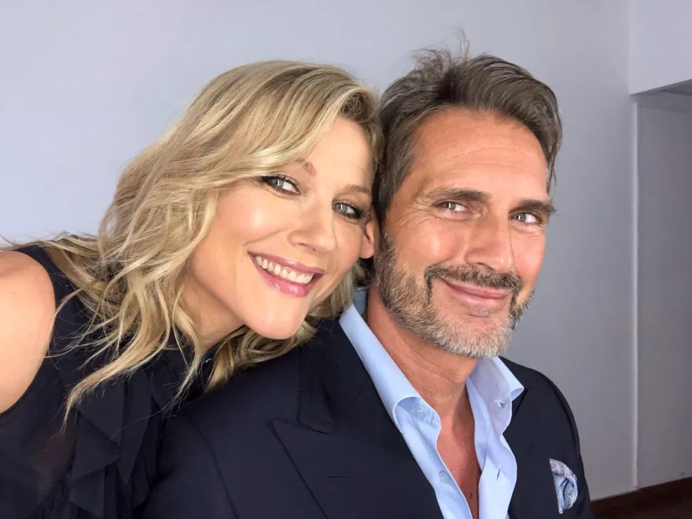 Как я встретила Луку, вы знаете! Это случилось на показе мод, и мой будущий супруг был уверен, что я стану его за 48 часов, о чём он не без доли иронии сообщил своим друзьям. Что из этого вышло? Через три года он был уже женат на мне! 