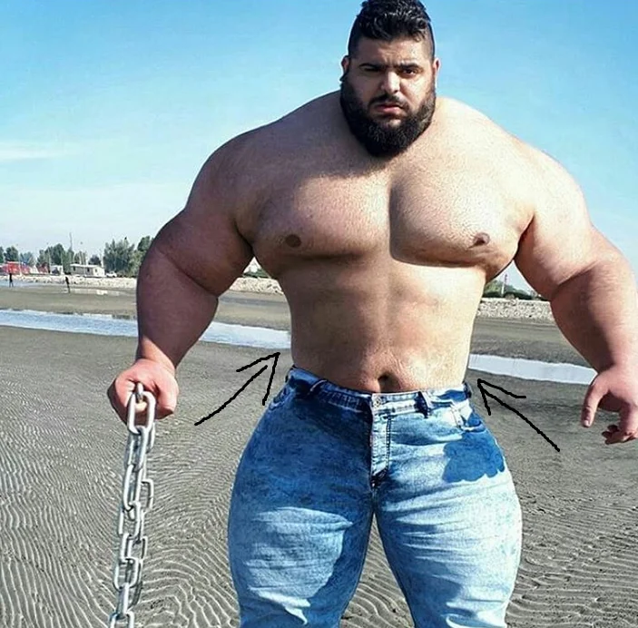 Накаченный арабский мужчина