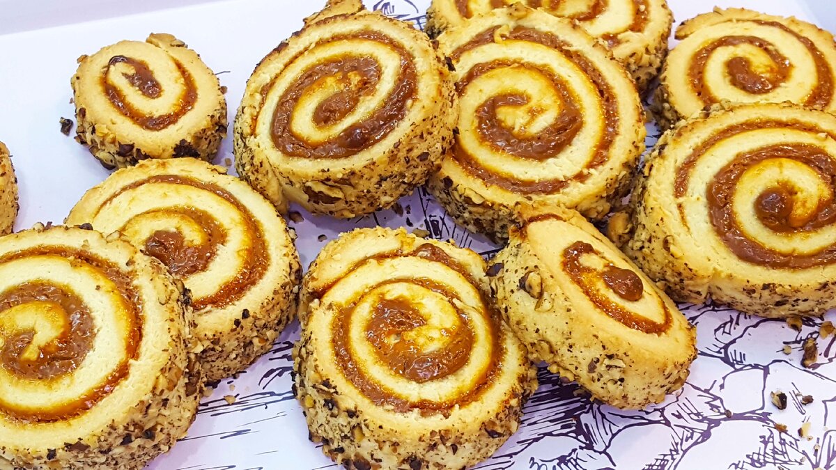 Вот такие красивые и вкусные рулетики получились.