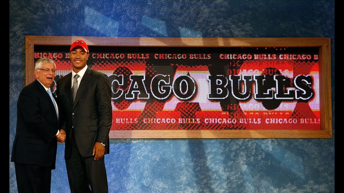 Деррик Руоз выбран под общим 1 пиком командой Чикаго Буллз