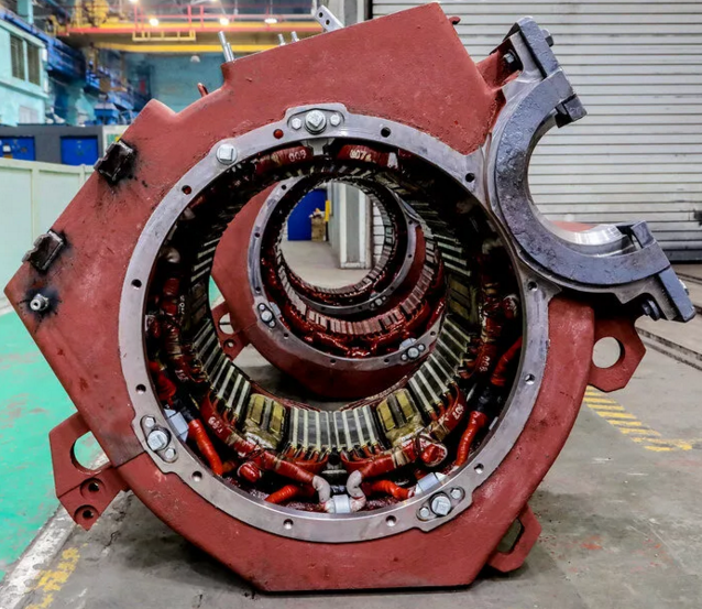 Почему в ж/д электровозах используются именно коллекторные двигатели ...