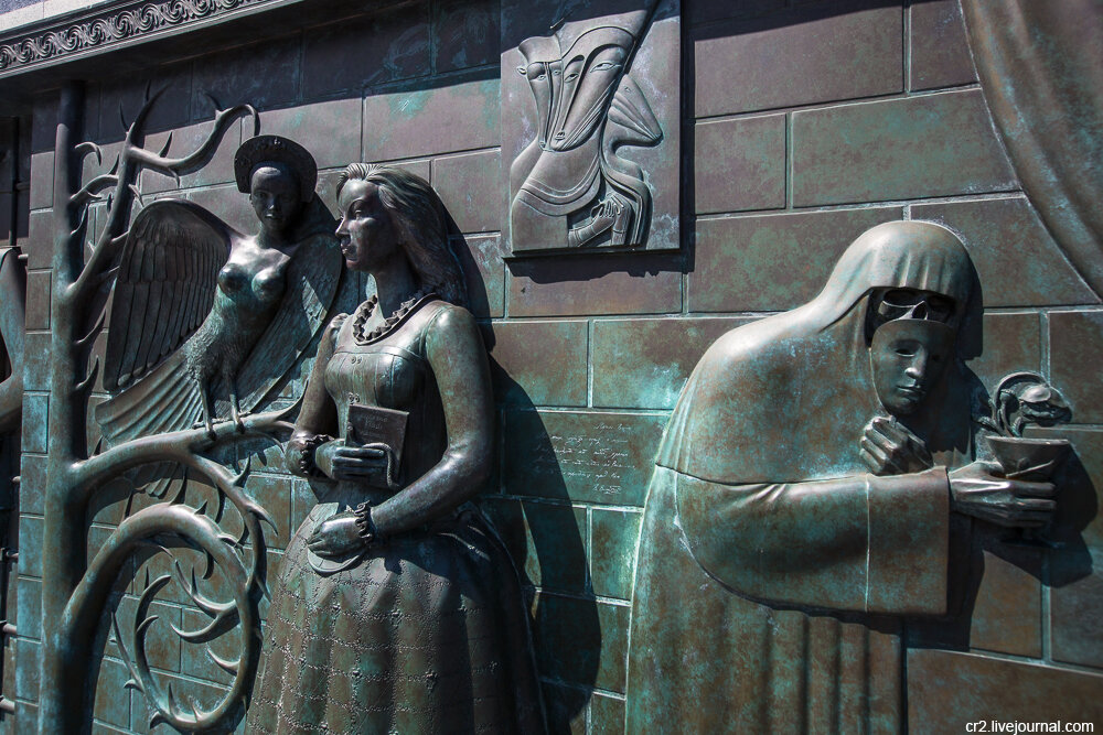 Фрагмент памятника Владимиру Высоцкому в Самаре. Фото автора статьи  