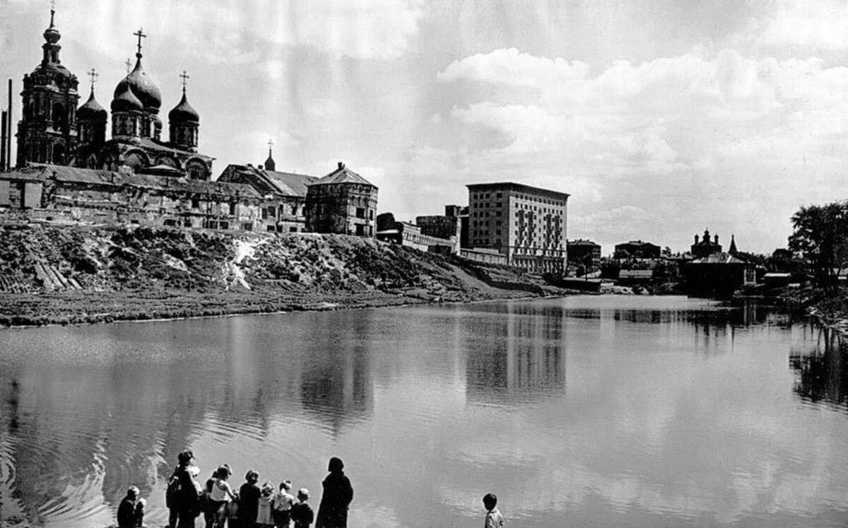 Новоспасский пруд в москве фото