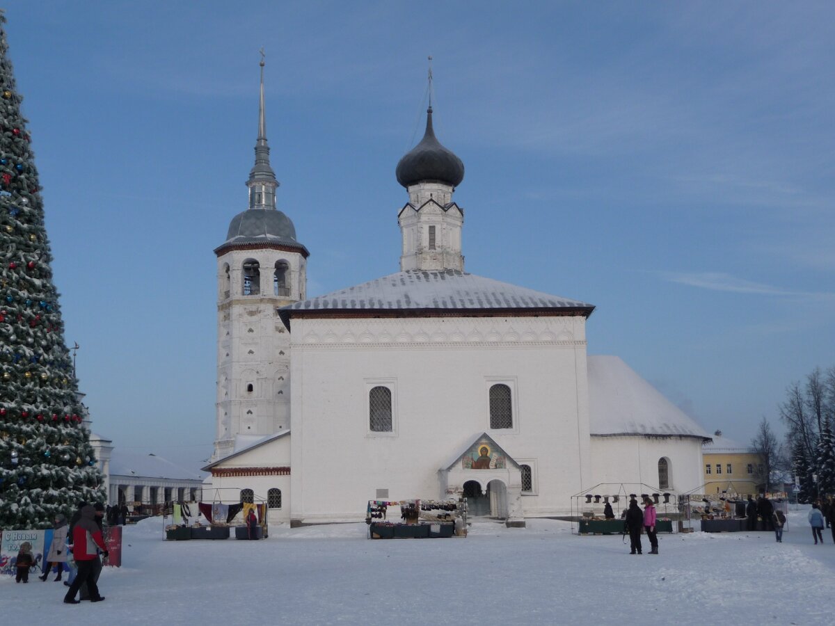Торговая площадь. Церковь Воскресения с колокольней