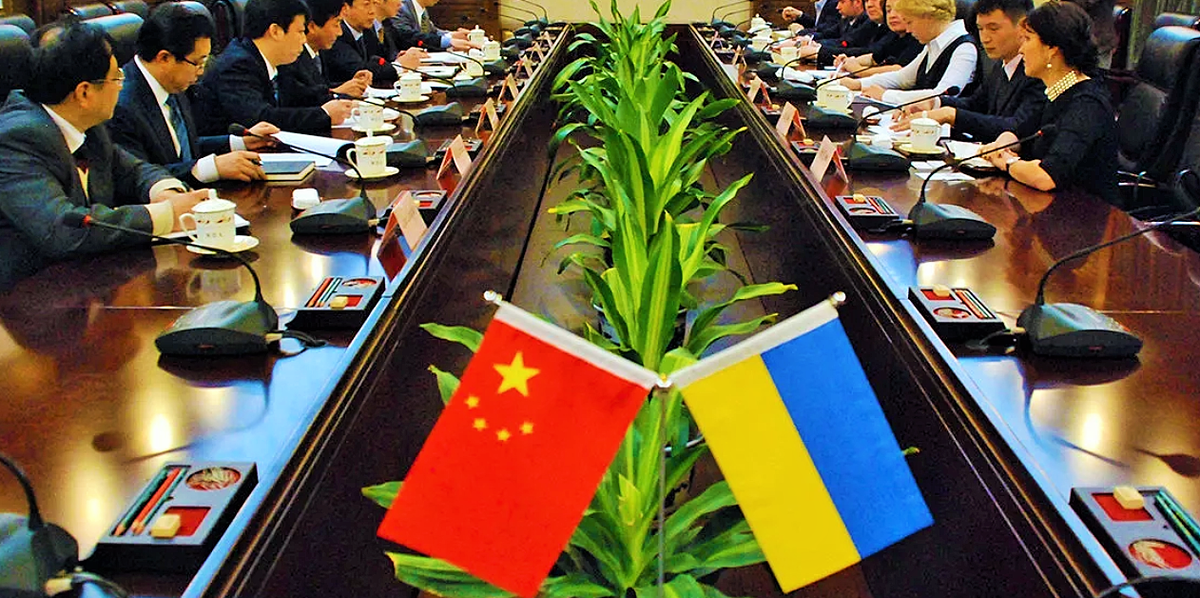 Одна из многочисленных делегаций КНР  на Украине. Теперь их станет заметно меньше. Фото из Яндекс-коллекции.