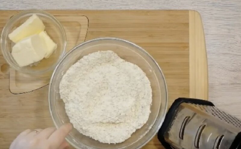 Готовим очень быстрый и вкусный сметанник по особому рецепту