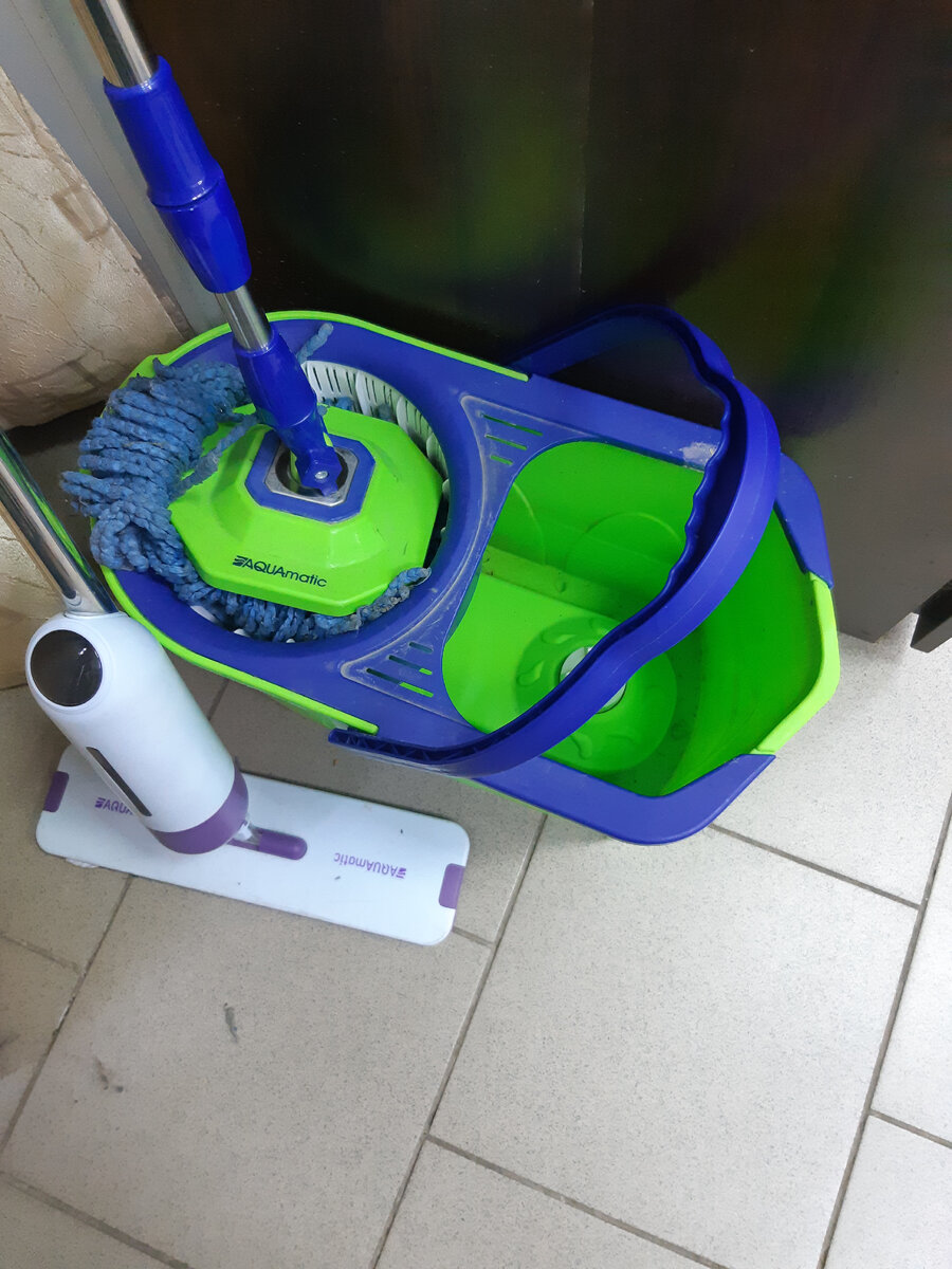 И швабра обязательно.