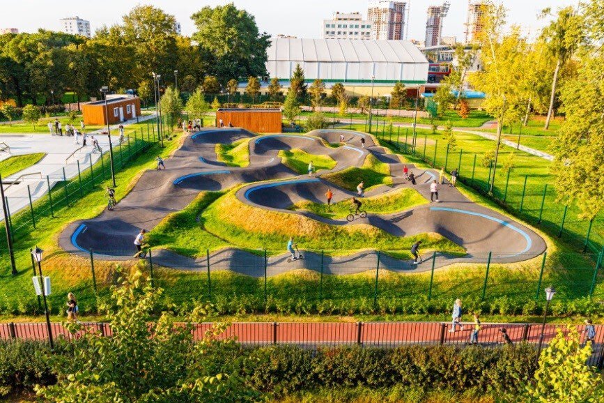 Черкизовский детский парк был создан в 1936. В 2019 году Черкизовский парк прошёл программу благоустройства и обзавёлся скейт-парком и полигоном для велотрюков