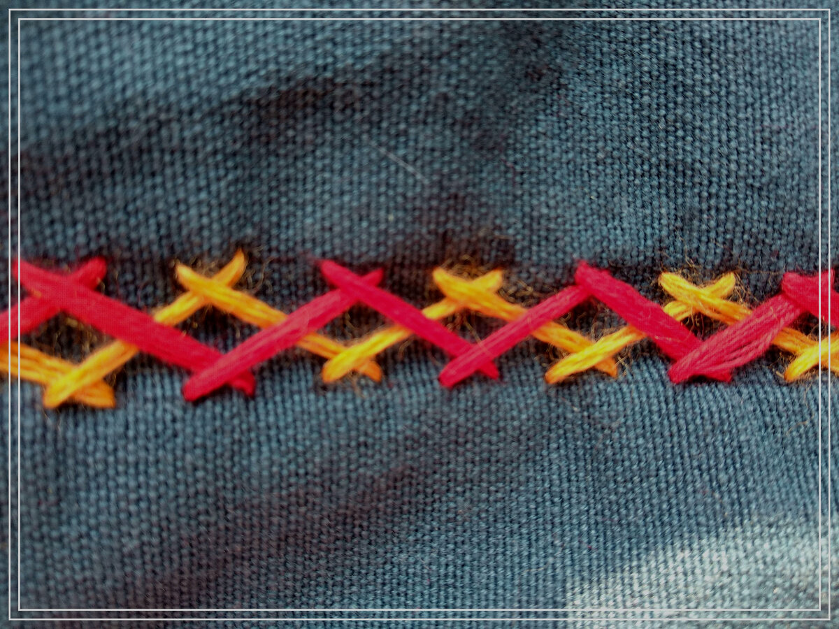 Этот стежок носит смешное название двойной "козлик". Фото автора и вышивка тоже.