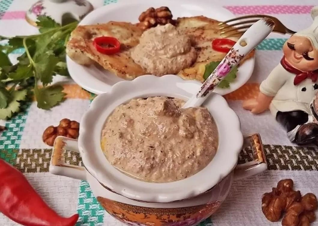 баже грузинская кухня. грузинский ореховый соус рецепт. баже соус грузинский. грузинский ореховый соус рецепт. ореховый соус баже.