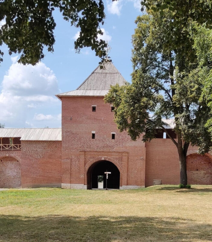  Одна из башен кремля в Зарайске, фото Татьяны Радиной 