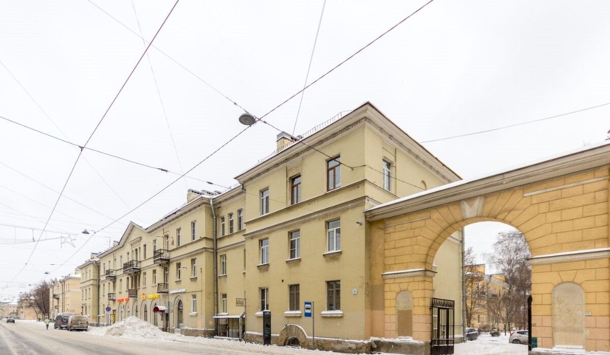 Дом №11 на Среднеохтинском проспекте.