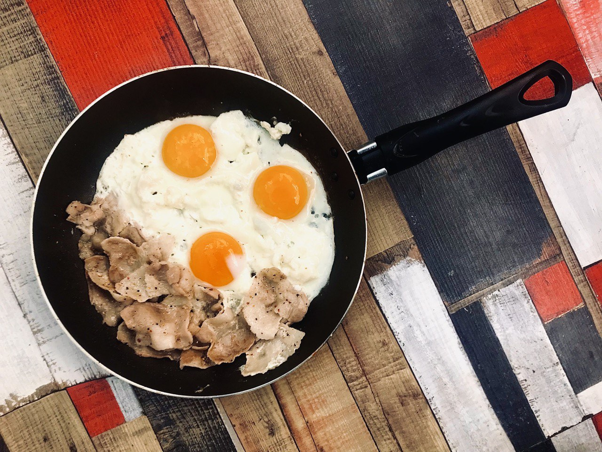 Впервые оценила обычный сырой бекон