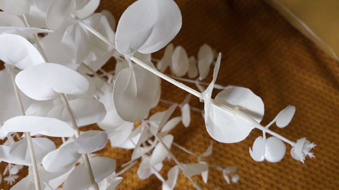 ветки с белыми листьями с алиэкспресс