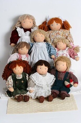 Вальдорфские куклы для детей возраста 4,5-5 лет. Фото из интернета.