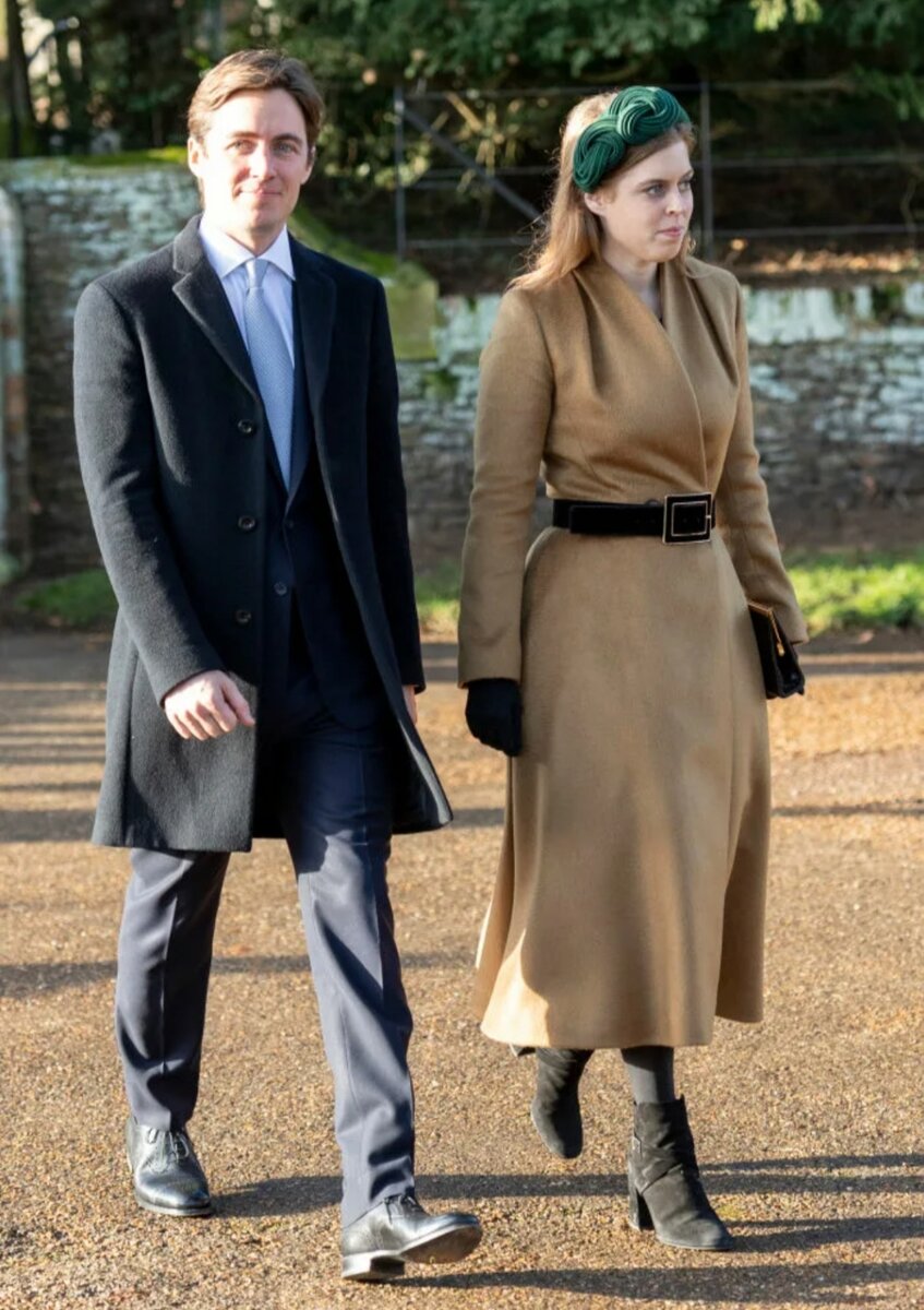 Сапожки поменять и будет красота.