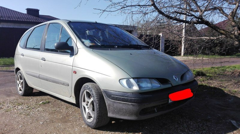 Рено Сценик