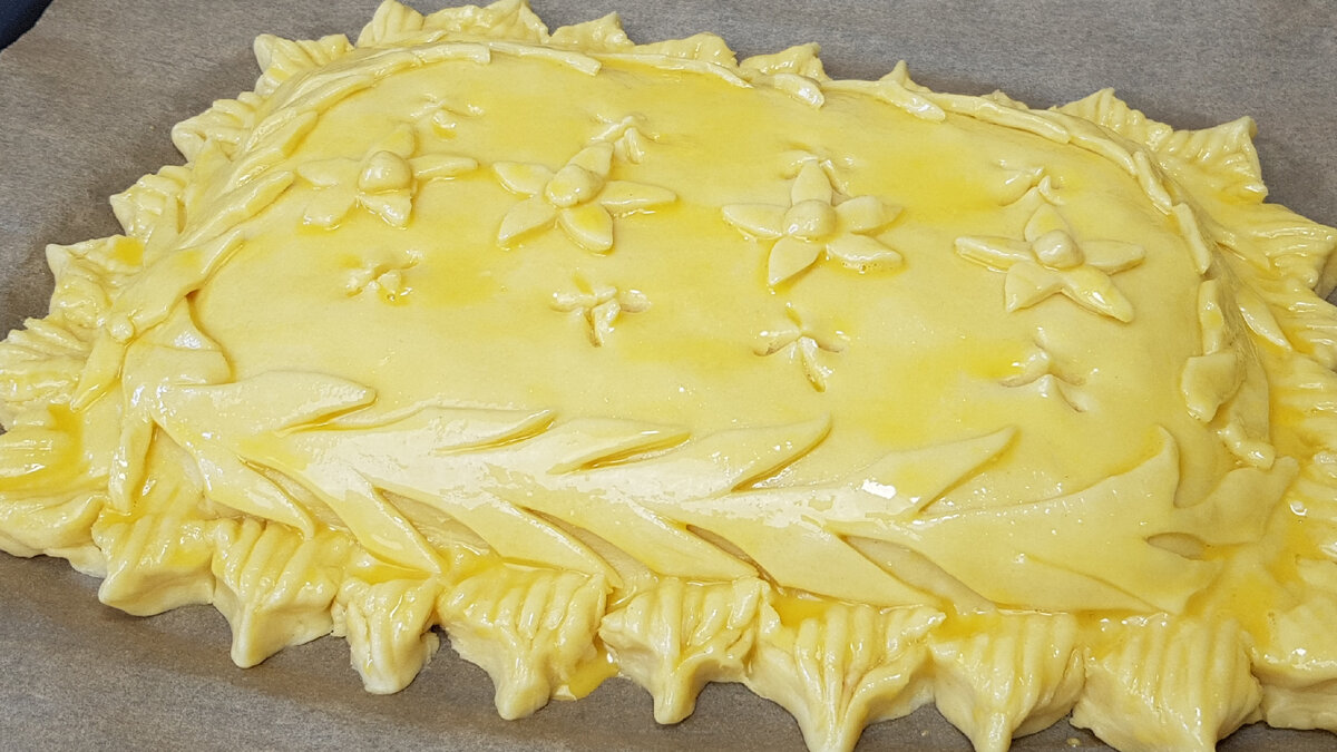 Пирог с курицей украсить