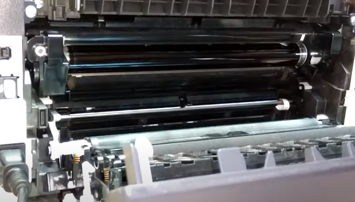 Фото 3. Открываем заднюю крышку