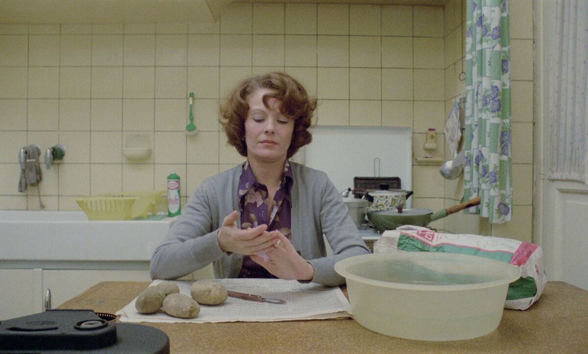 Кадр из фильма "№ 1 - Жанна Дильман, набережная коммерции 23, Брюссель 1080", 1975 г.