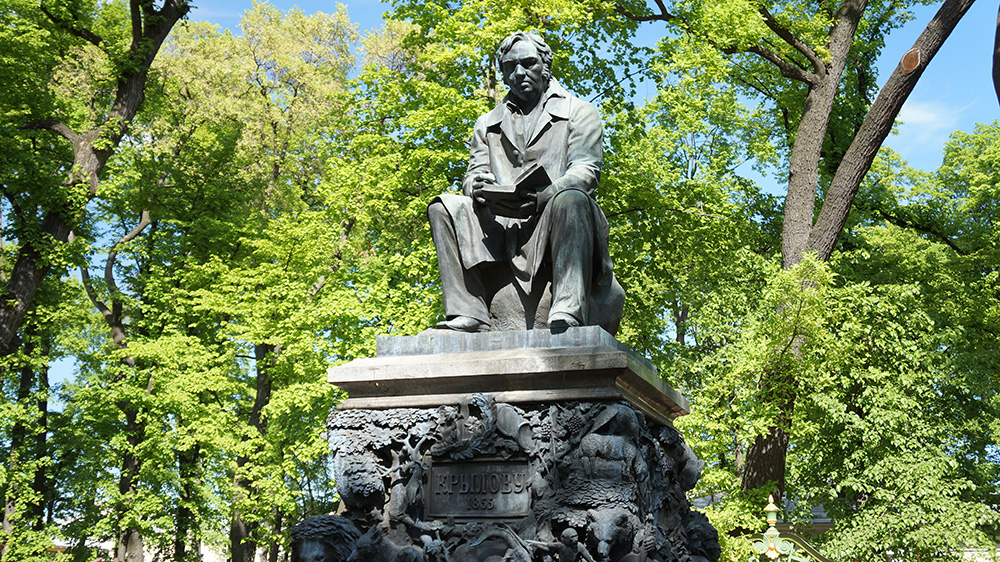 Памятник И.А. Крылову в Санкт-Петербурге. 