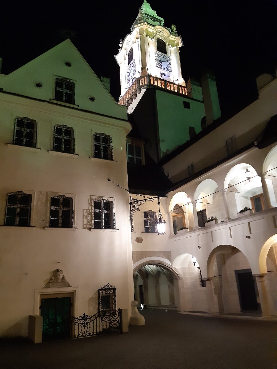 фото автора. Ночные улочки Братиславы