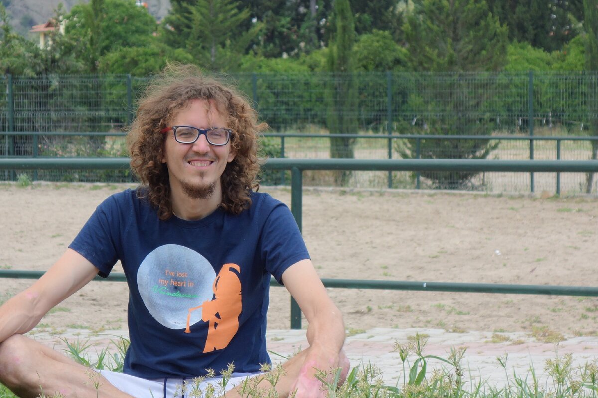 Привет, меня зовут Влад Гурьянов, я автор этого блога