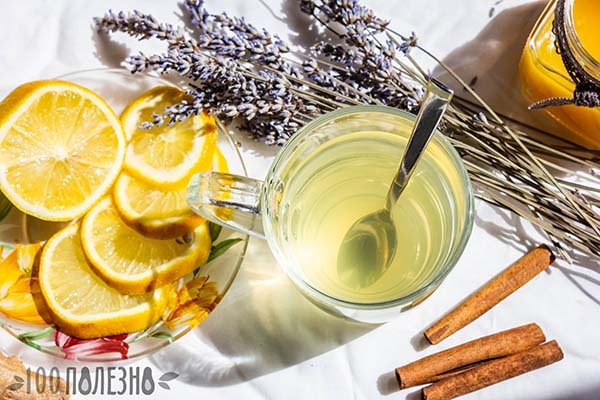 Лимон придаст медовой воде приятную кислинку