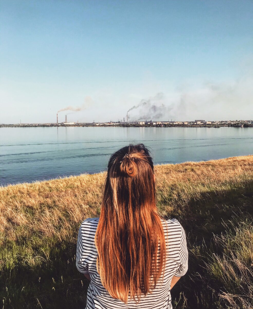 Темиртау. Вид с правого берега. Впереди водохранилище, его создали искусственно. Фото: dee-skazka. 